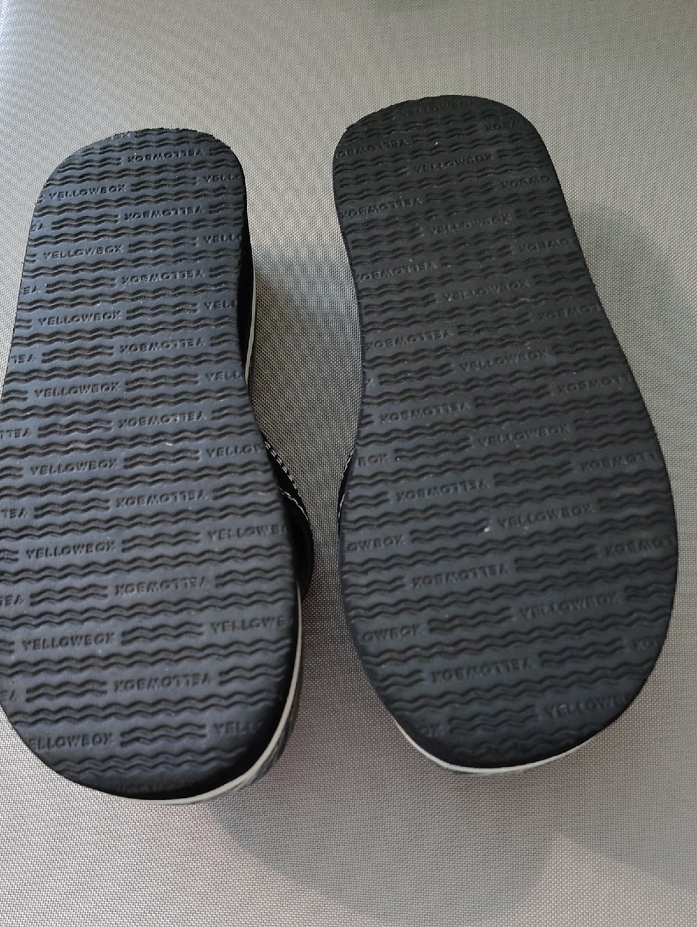 EUC Yellow Box Flip Flops - Picture 5 of 6